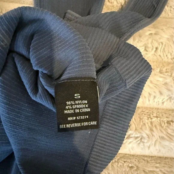 Honey Peach Ribbed Racerback Crop Tank – Slate Blue – Size Small - Picture 7 of 7